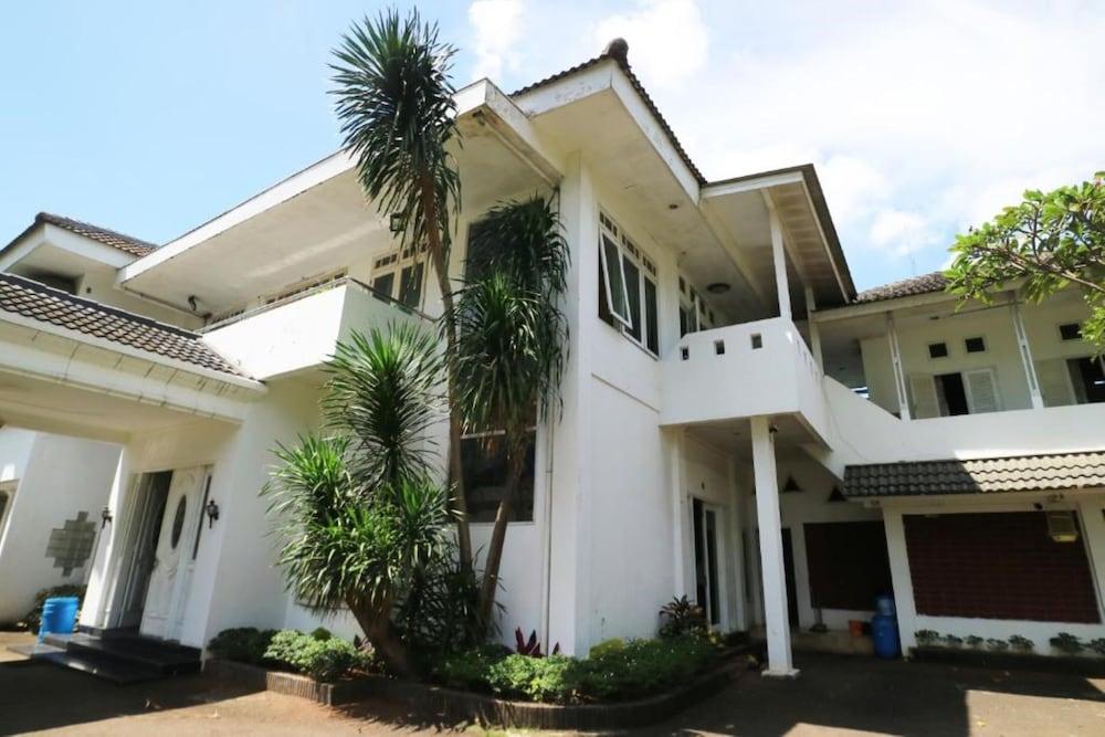 Villa Sri Manganti Jakarta Extérieur photo
